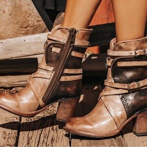 Freebird Baler Brown Taupe Leather Boots 5 Great Condition